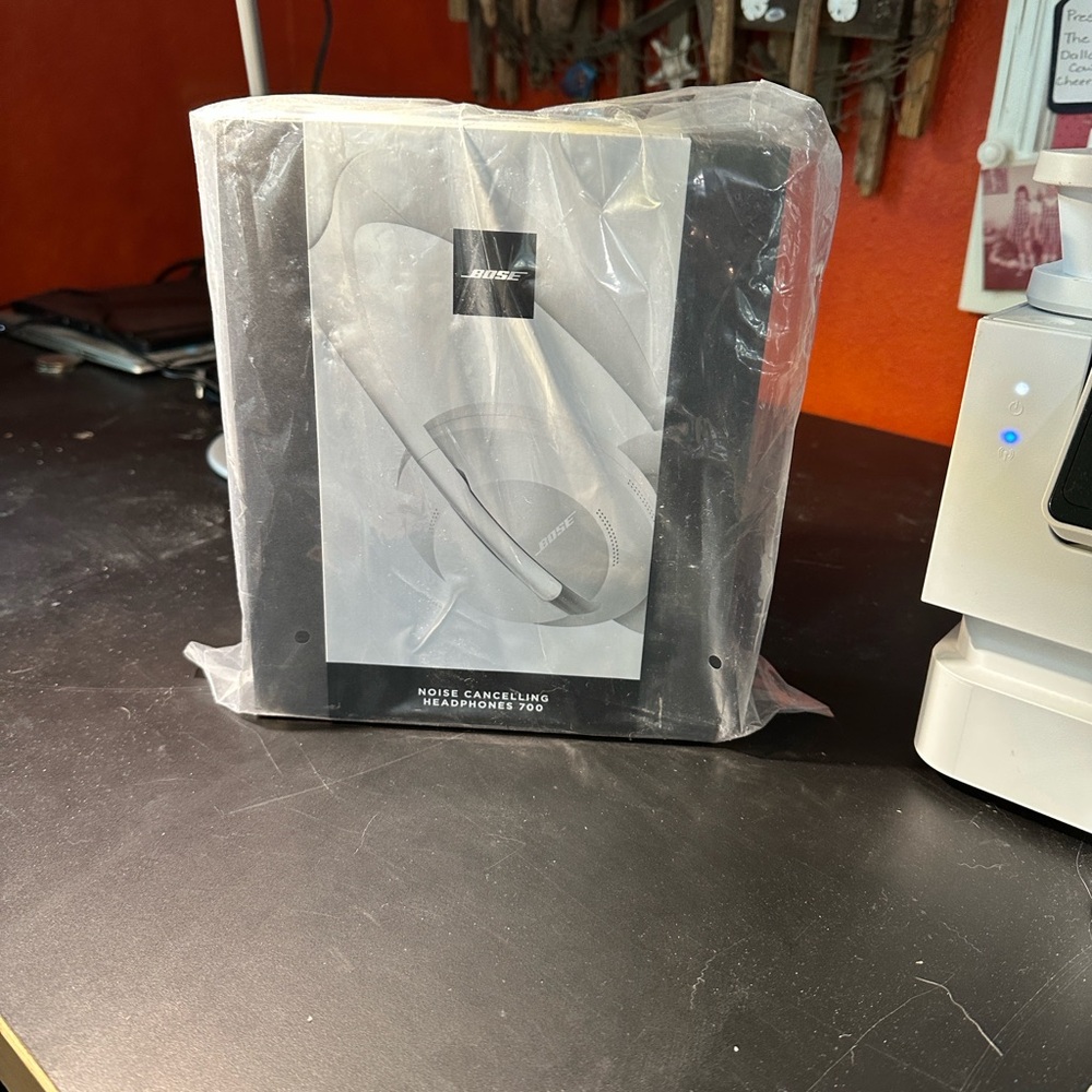 Bose Noise Cancelling Headphones 700 NEW IN BOX